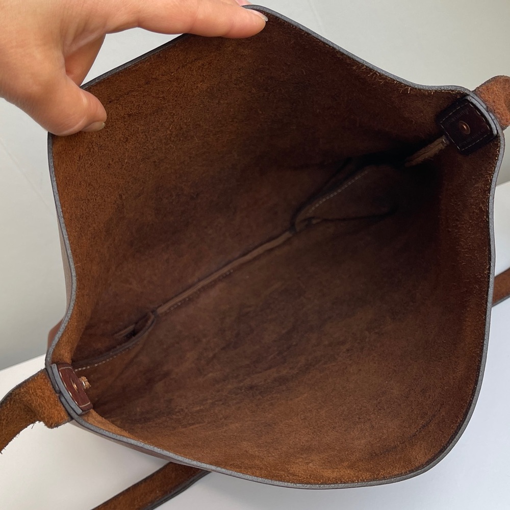 Paterson Salisbury Full Grain New Zealand Tasman Cow Leather Bucket Bag - Picture 6 of 16